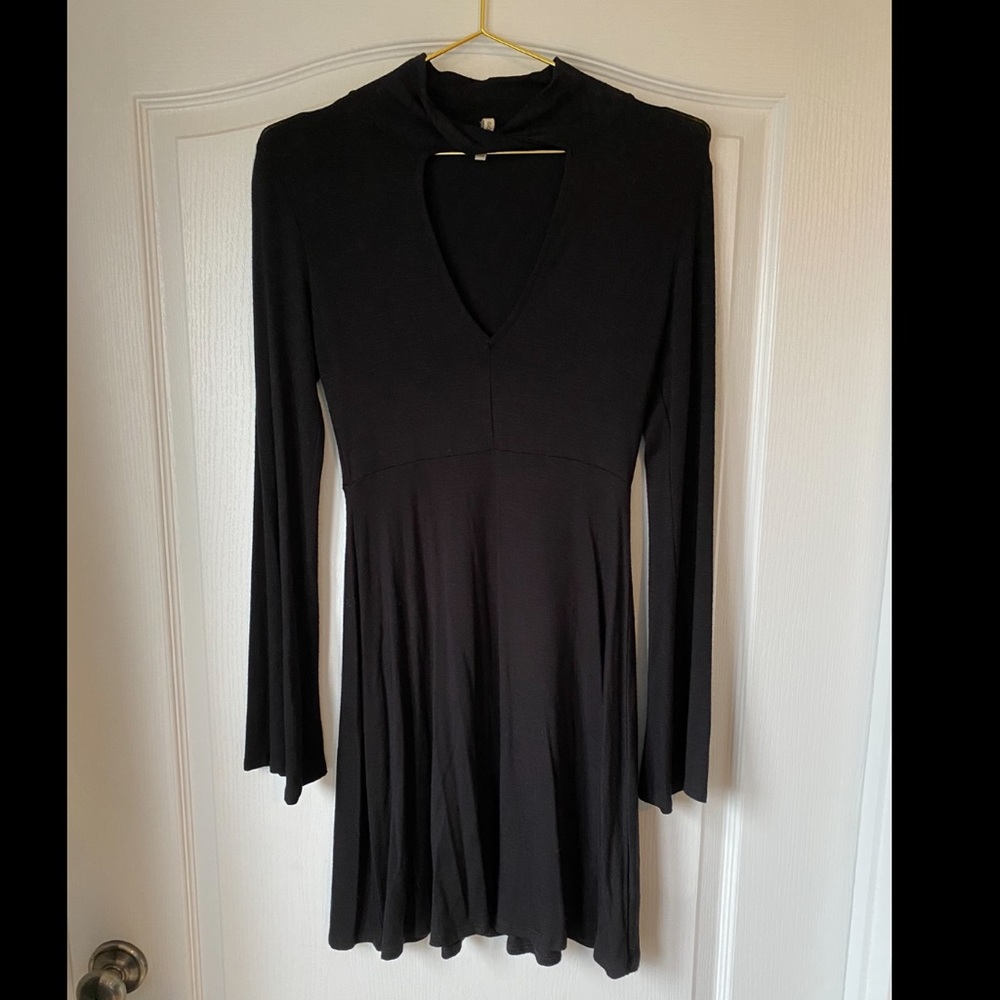 Boutique deep cut dress